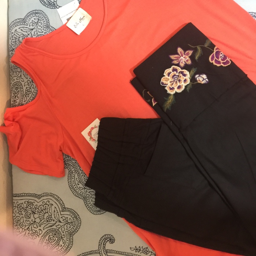 Floral Embroidered Hem Jeggings XL - Picture 2 of 7